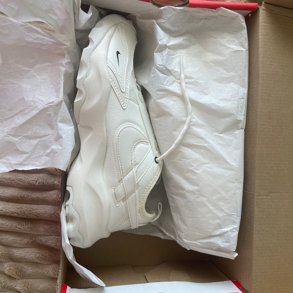 Women’s Nike TC 7900